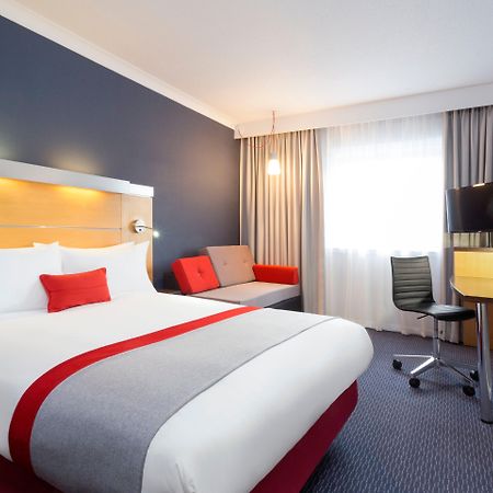 Holiday Inn Express Southampton - M27, J7 By Ihg Hedge End Buitenkant foto