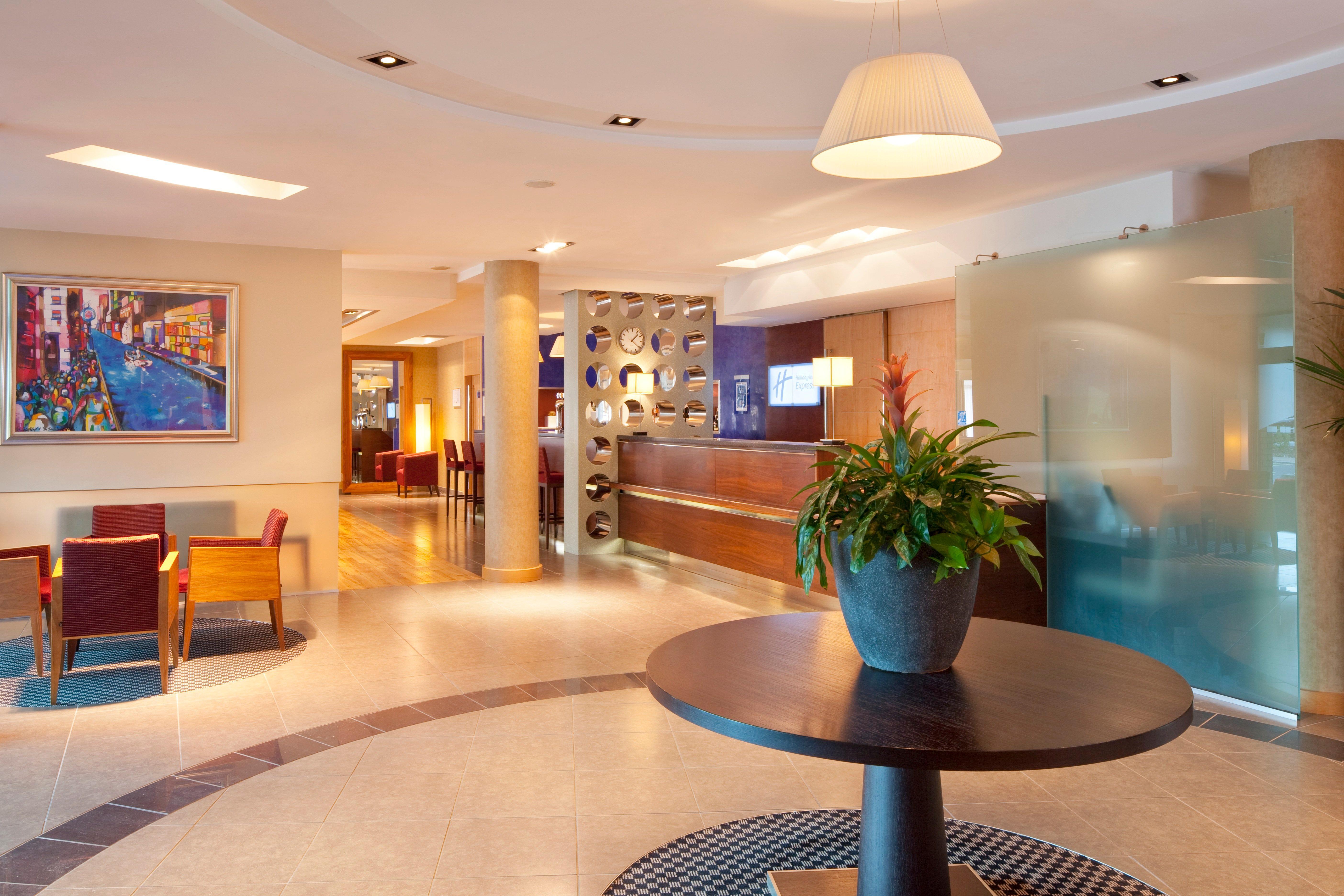 Holiday Inn Express Southampton - M27, J7 By Ihg Buitenkant foto