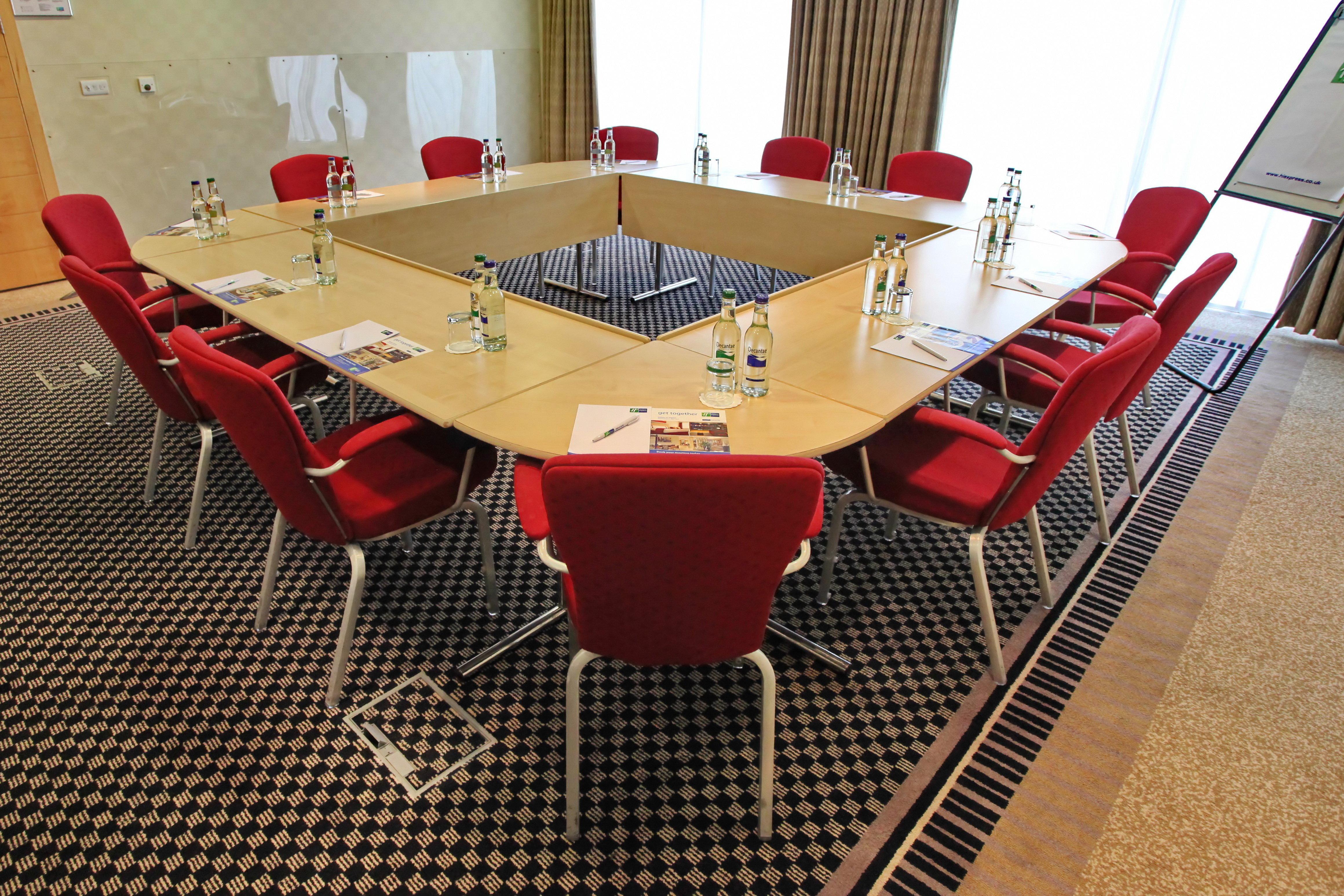 Holiday Inn Express Southampton - M27, J7 By Ihg Hedge End Buitenkant foto