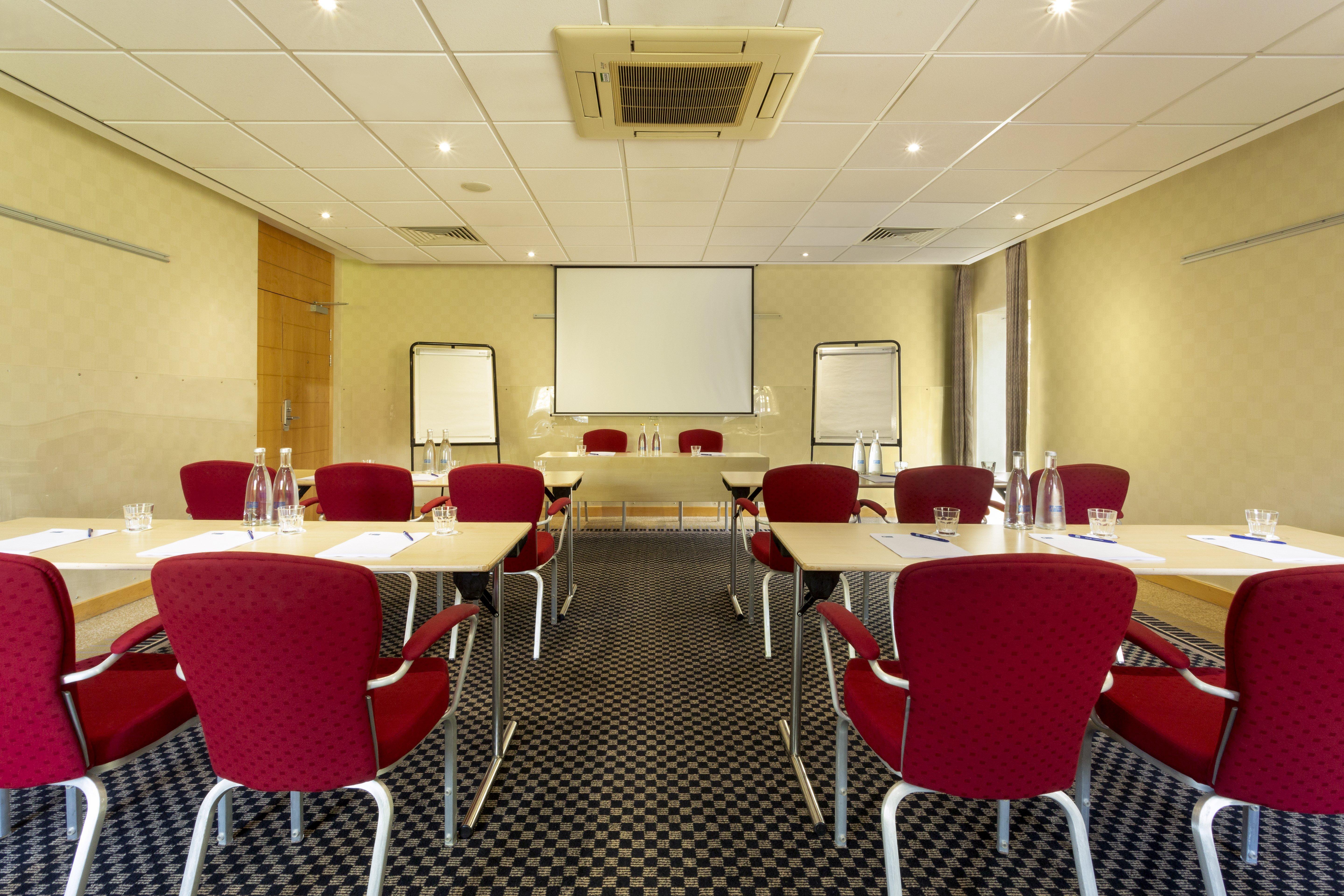 Holiday Inn Express Southampton - M27, J7 By Ihg Hedge End Buitenkant foto
